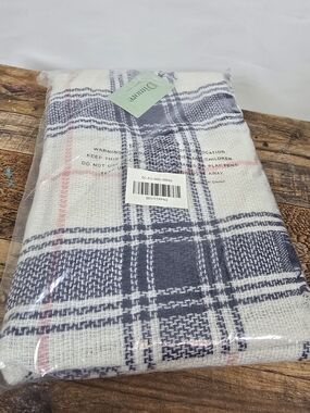 Plaid Throw Dimore Scarf Blanket in Navy and White